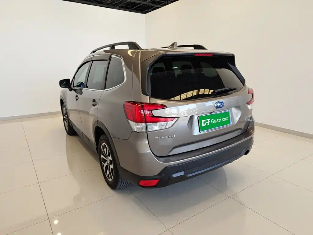 Subaru Forester — фото 5