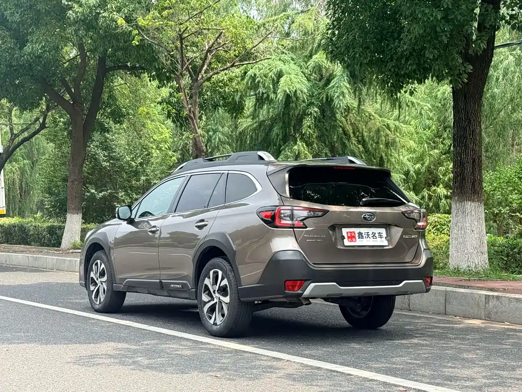 Subaru Outback — фото 3