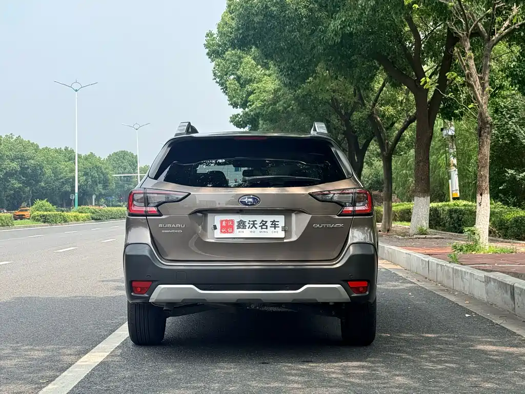 Subaru Outback — фото 4