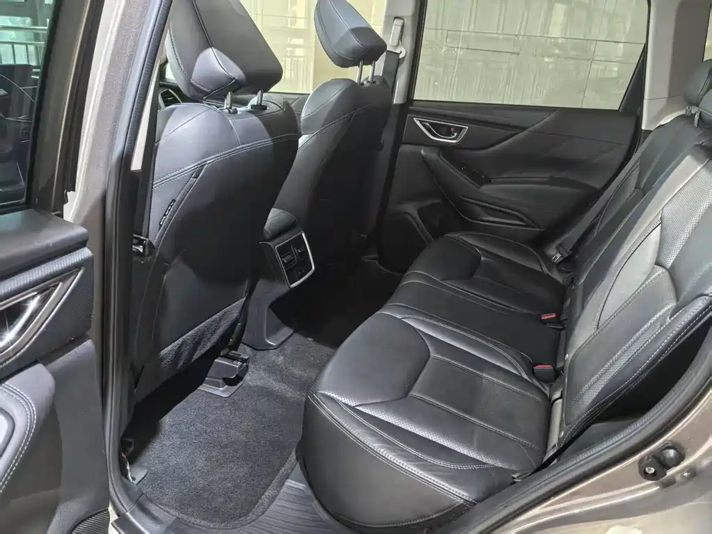 Subaru Forester — фото 4