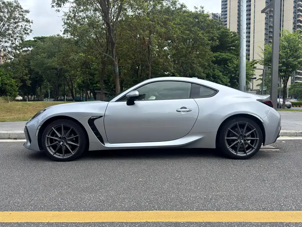Subaru BRZ — фото 4