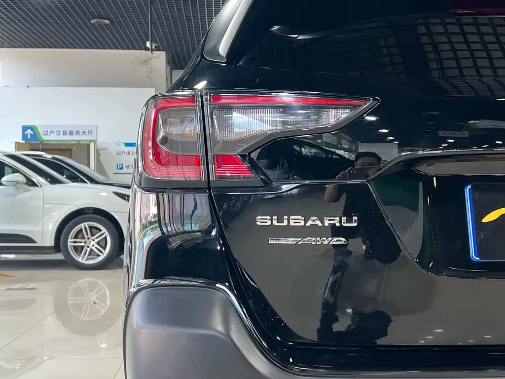 Subaru Outback — фото 8
