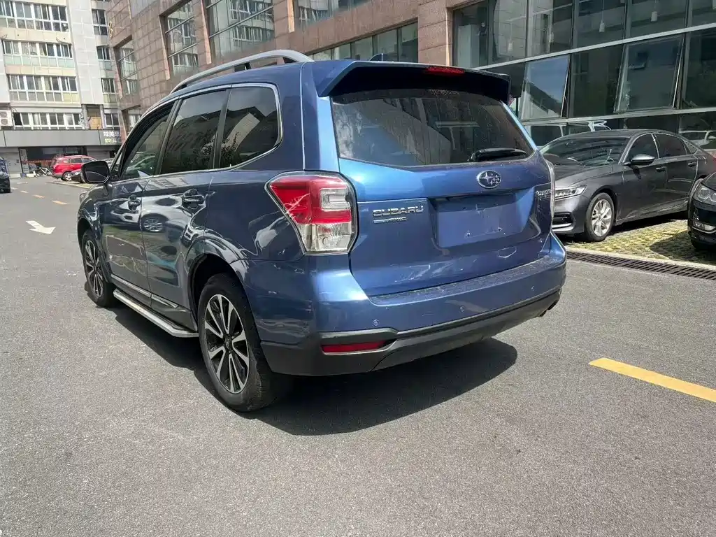 Subaru Forester — фото 7