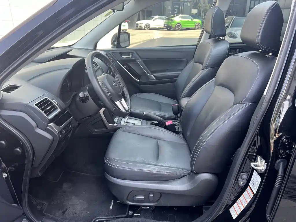 Subaru Forester — фото 4