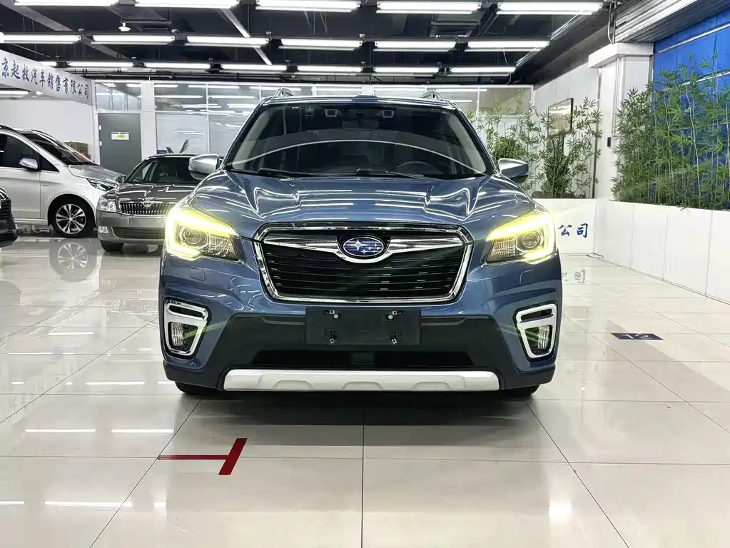 Subaru Forester — фото 2