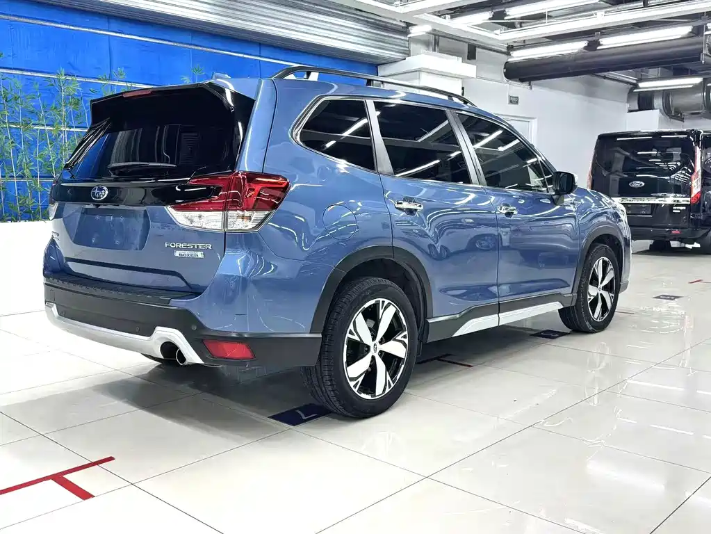 Subaru Forester — фото 5