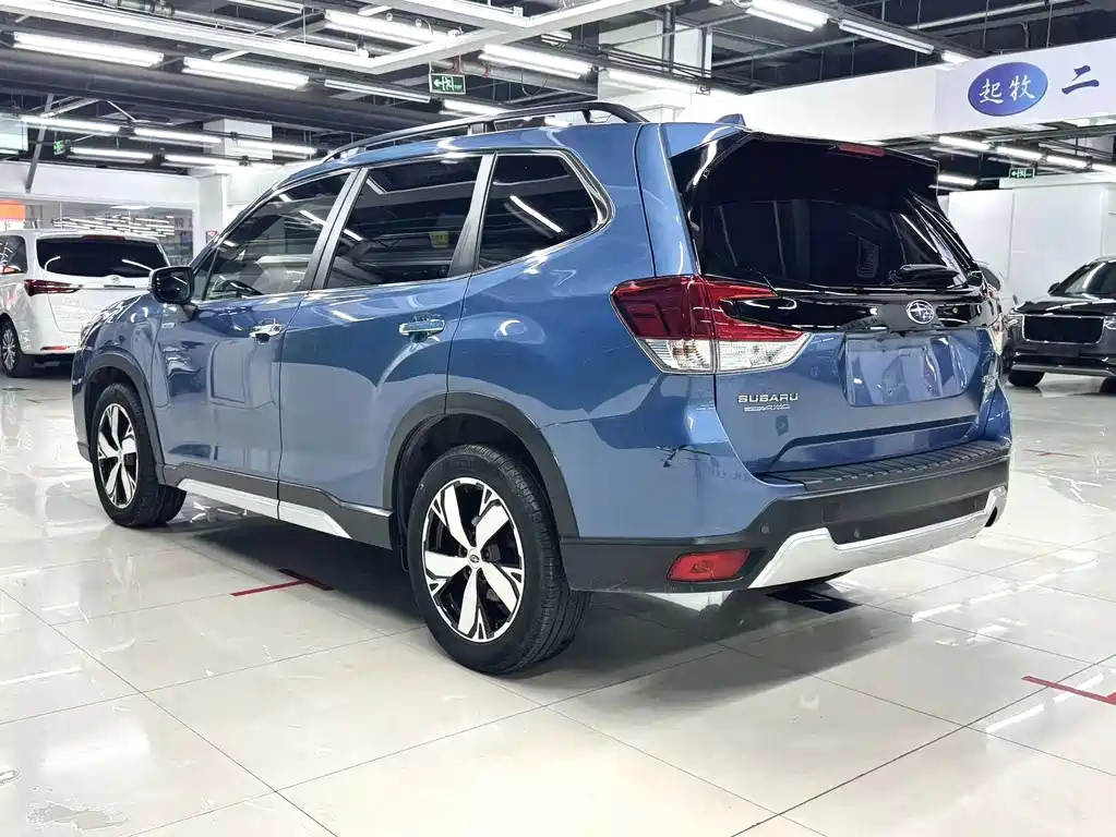 Subaru Forester — фото 7