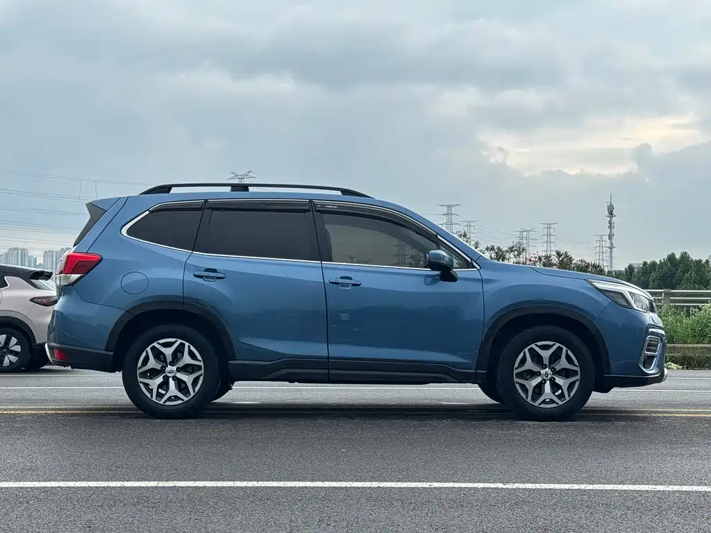 Subaru Forester — фото 4