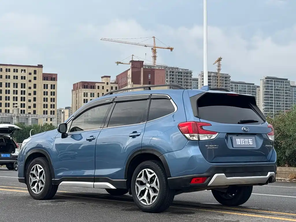 Subaru Forester — фото 8