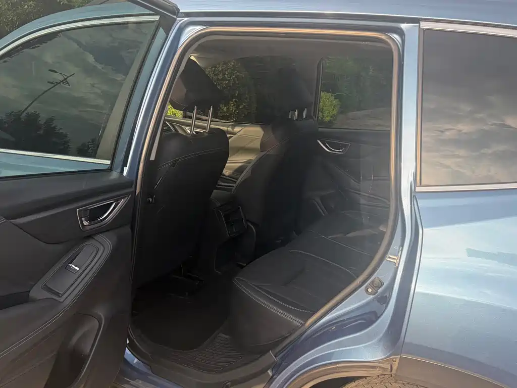Subaru Forester — фото 10