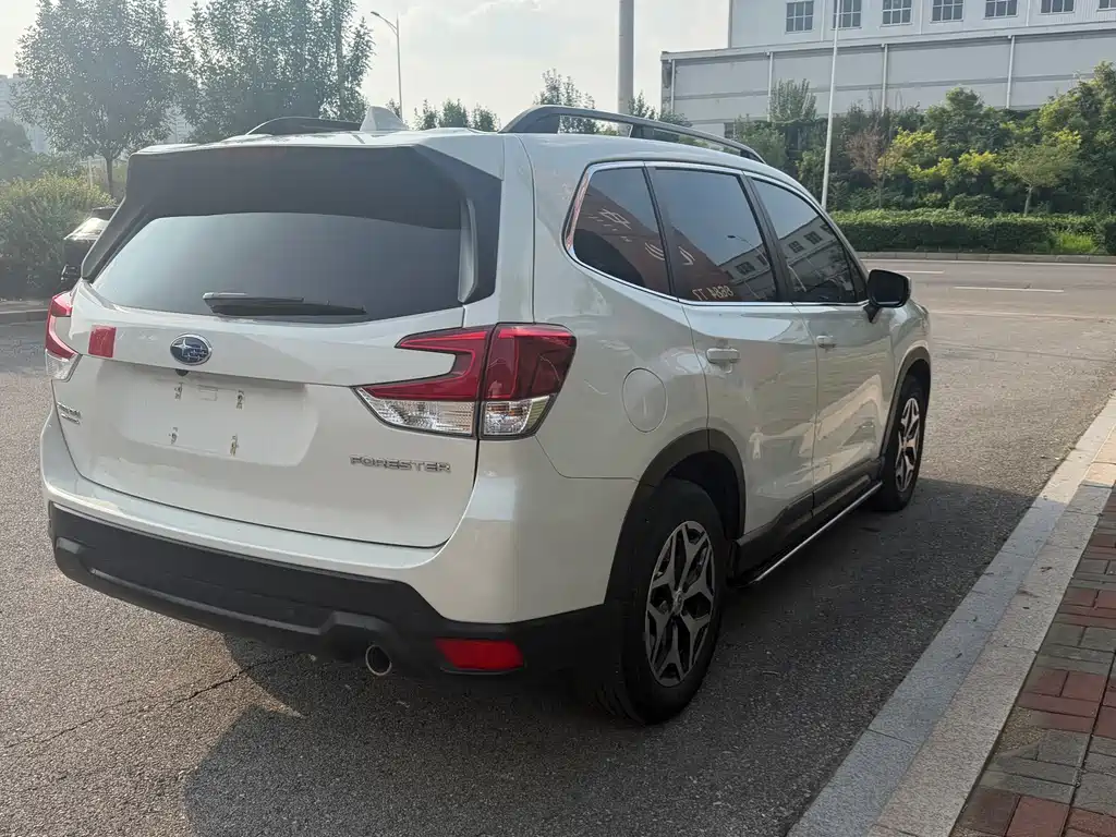 Subaru Forester — фото 9