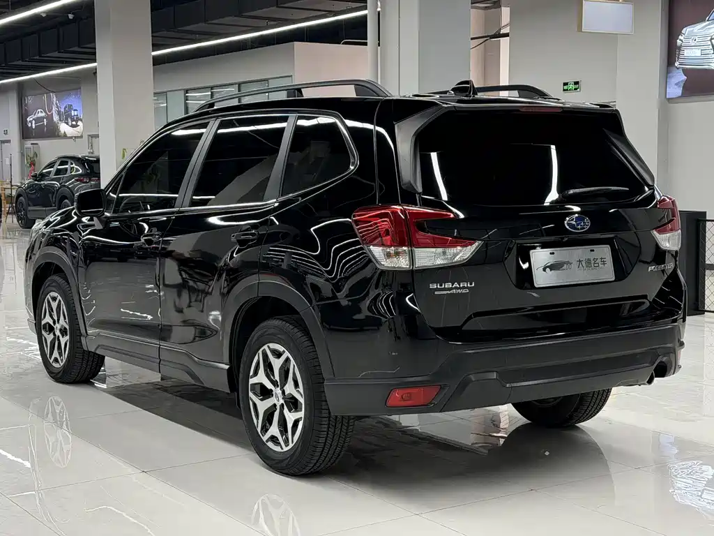 Subaru Forester — фото 4