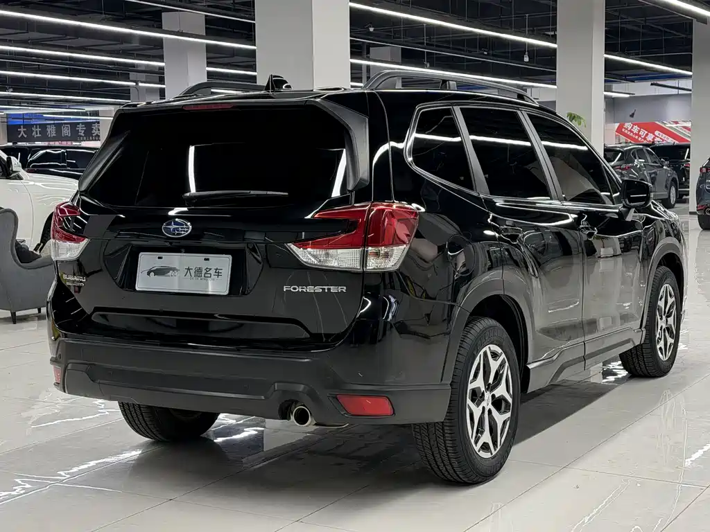 Subaru Forester — фото 5