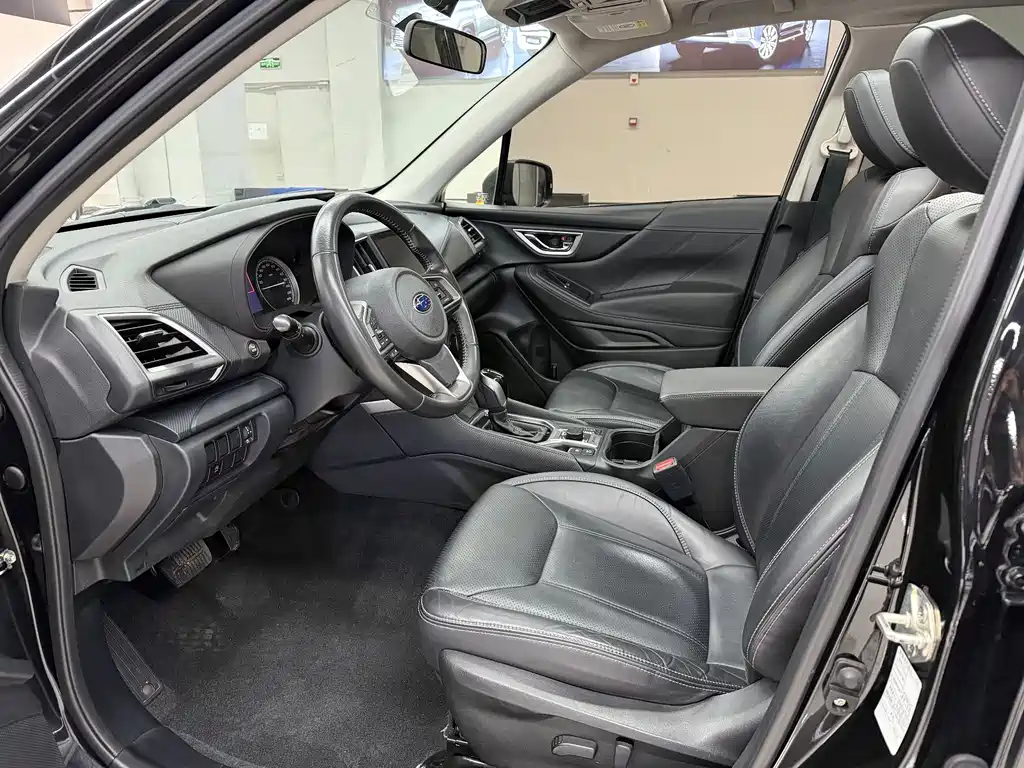 Subaru Forester — фото 6