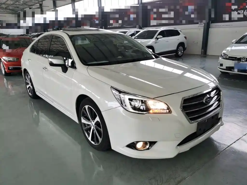 Subaru Legacy — фото 4