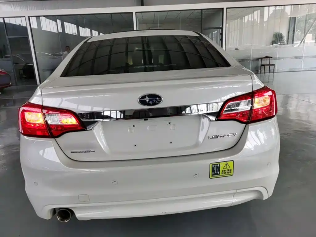 Subaru Legacy — фото 6