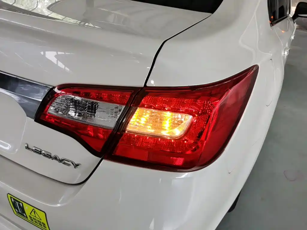 Subaru Legacy — фото 8