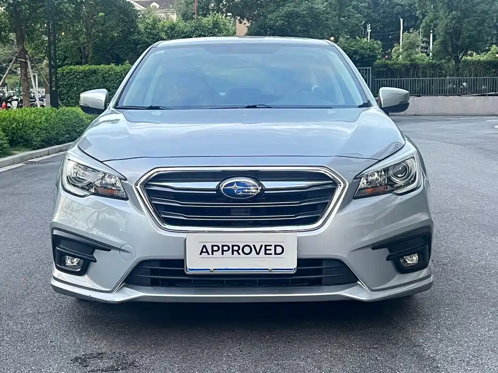 Subaru Legacy — фото 2