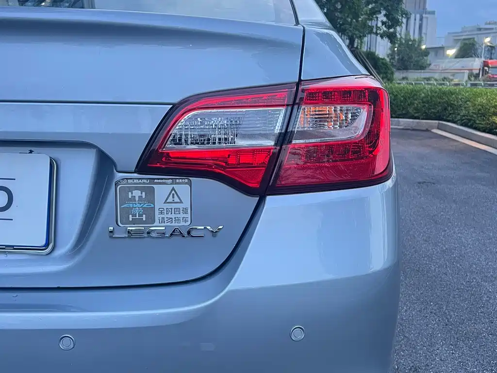 Subaru Legacy — фото 11