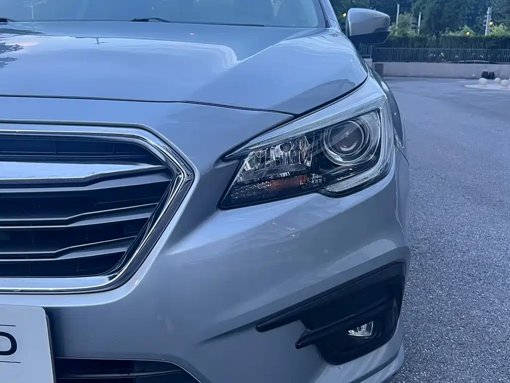 Subaru Legacy — фото 9