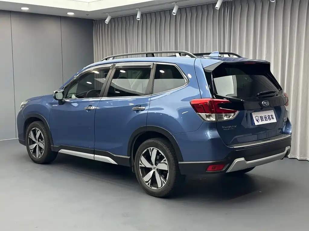 Subaru Forester — фото 6