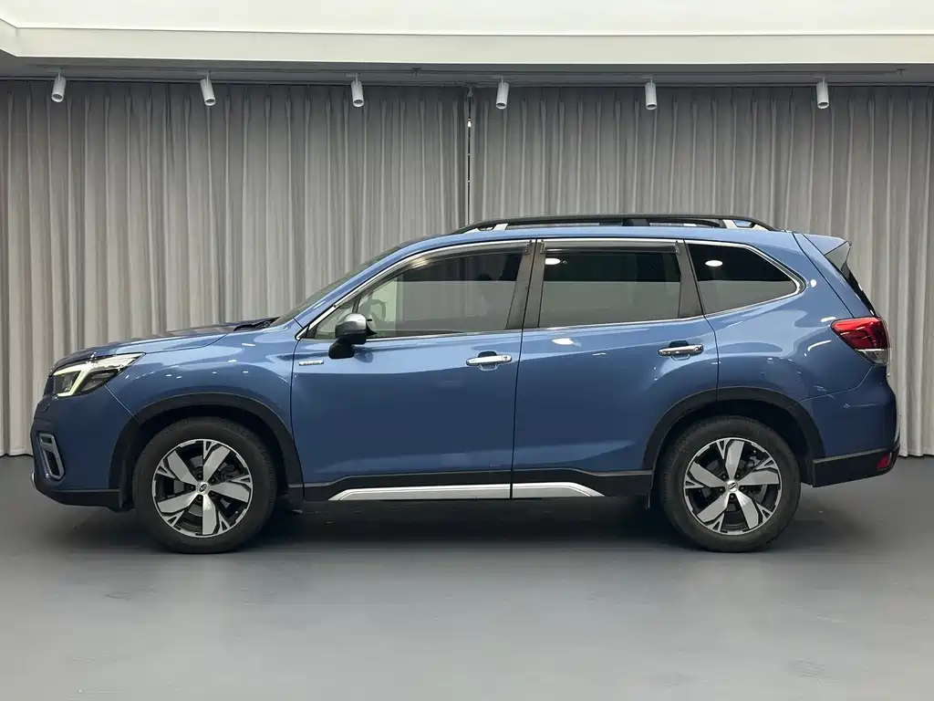 Subaru Forester — фото 7