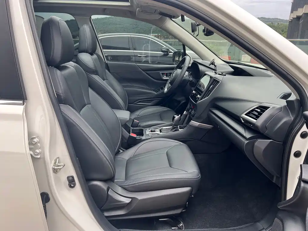 Subaru Forester — фото 6