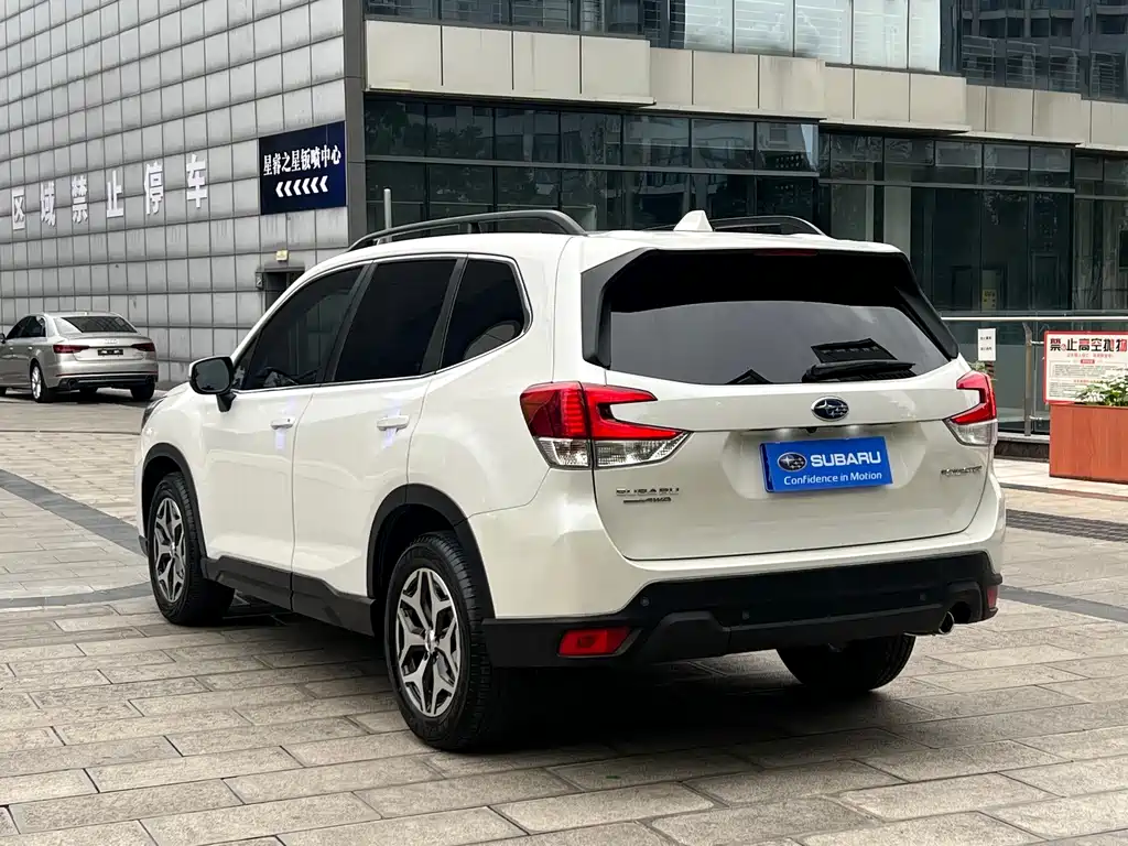 Subaru Forester — фото 7