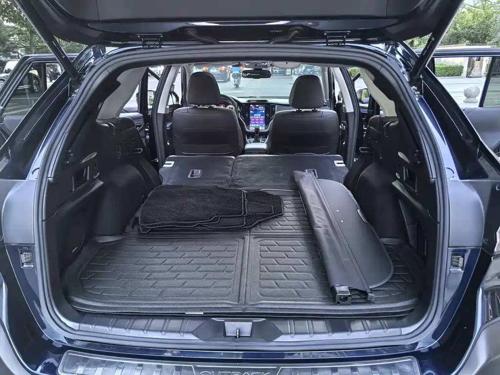Subaru Outback — фото 9