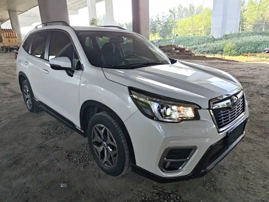 Subaru Forester — фото 4
