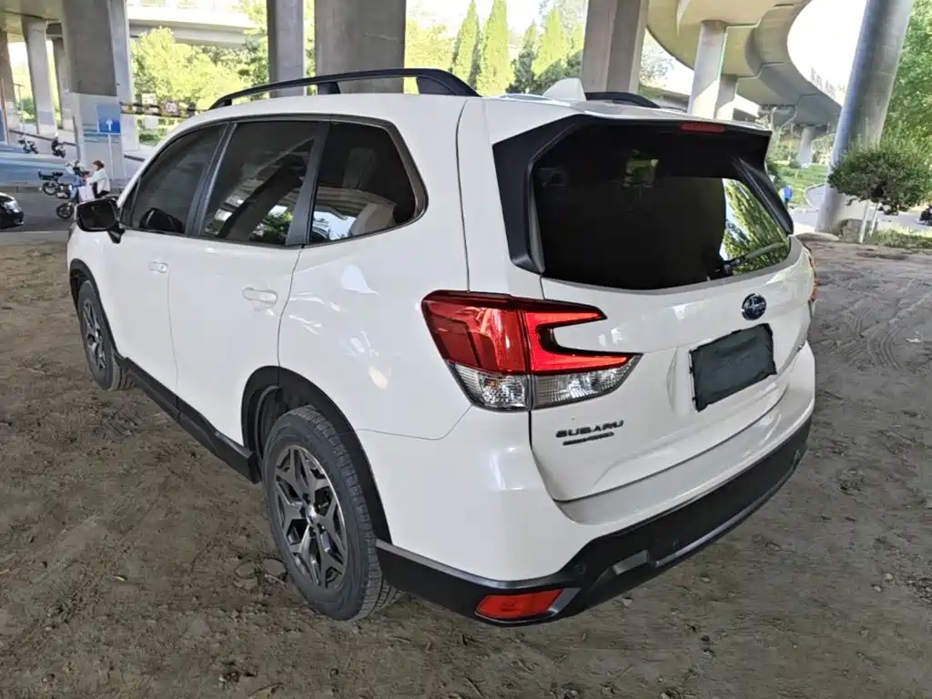 Subaru Forester — фото 5