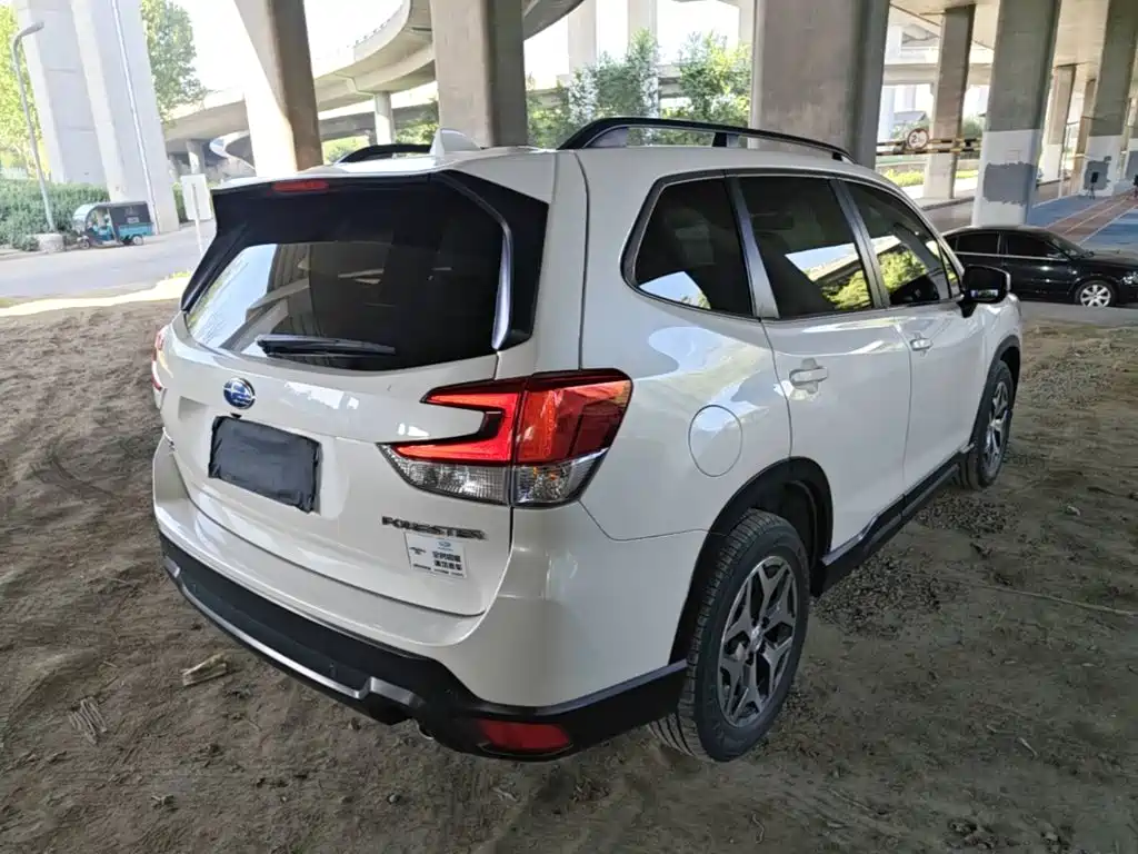 Subaru Forester — фото 7