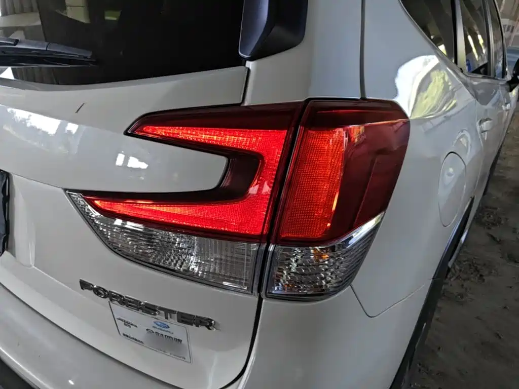 Subaru Forester — фото 8
