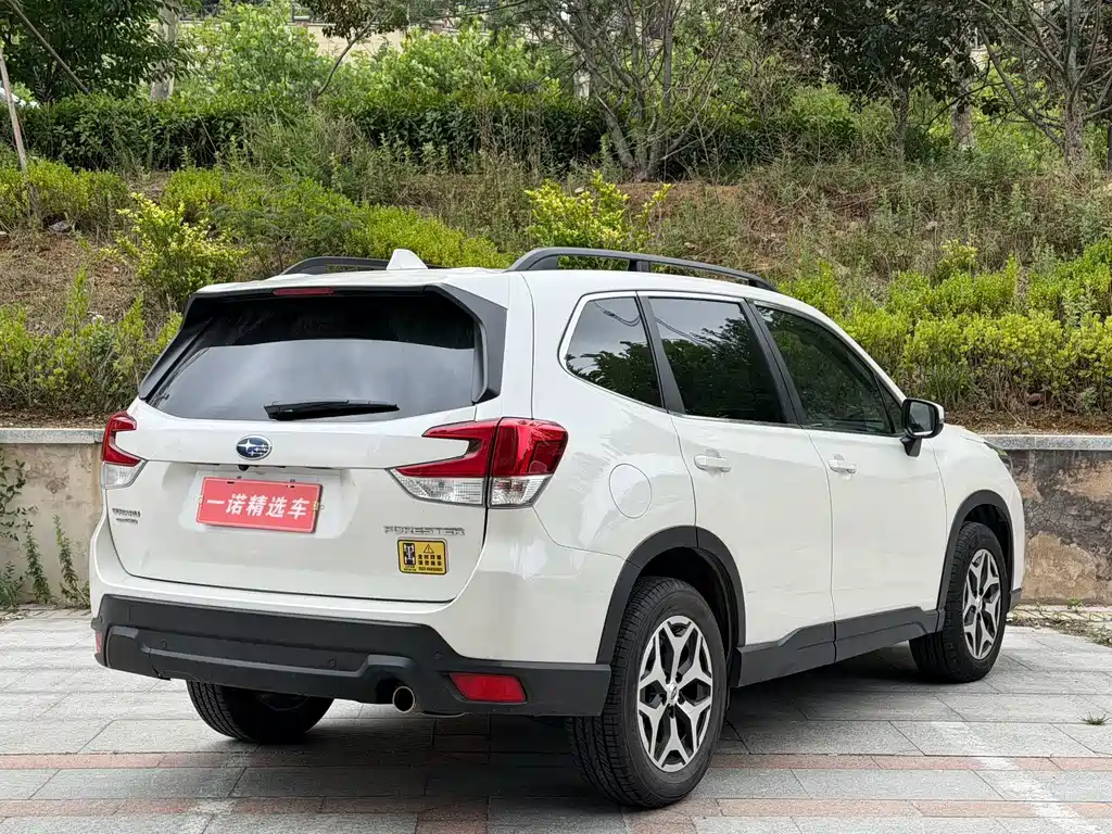Subaru Forester — фото 2