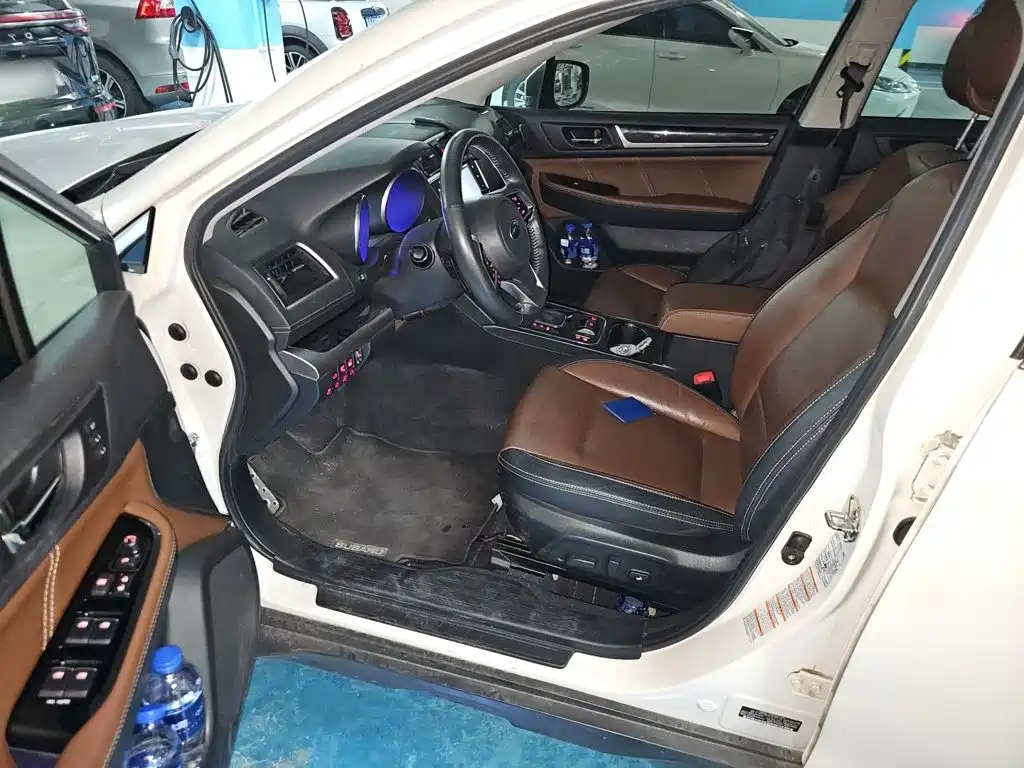 Subaru Outback — фото 14