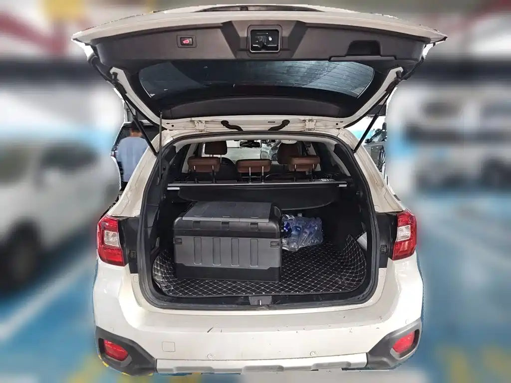 Subaru Outback — фото 10