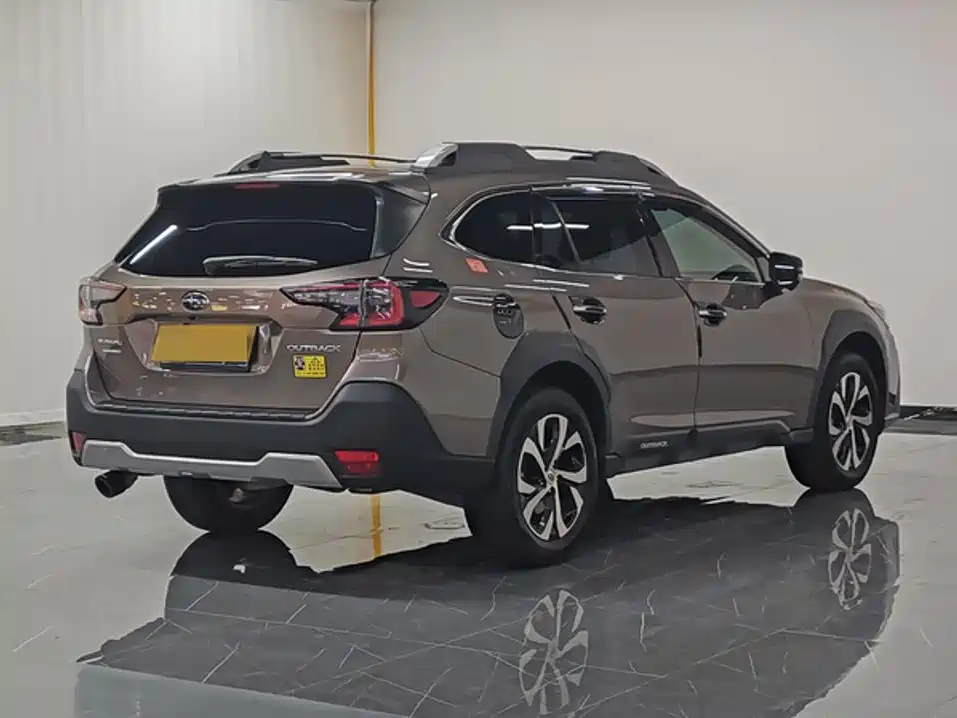 Subaru Outback — фото 6