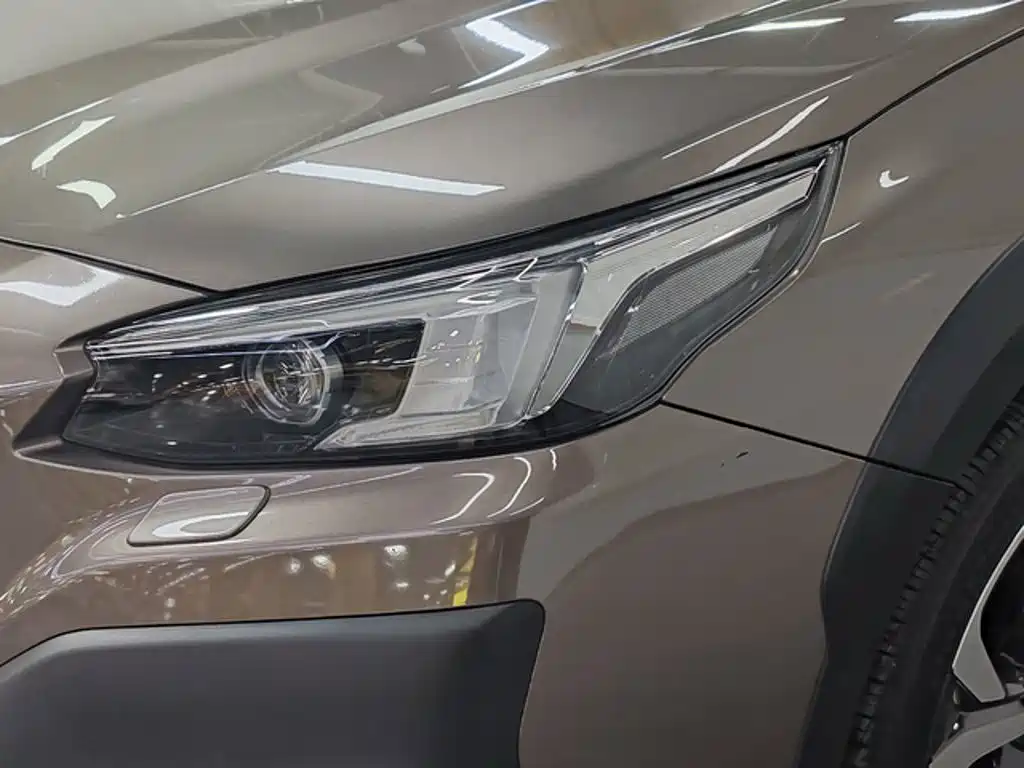 Subaru Outback — фото 10
