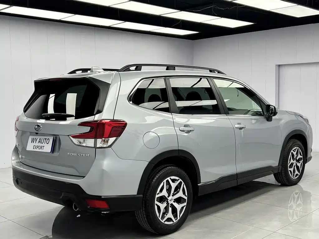 Subaru Forester — фото 5