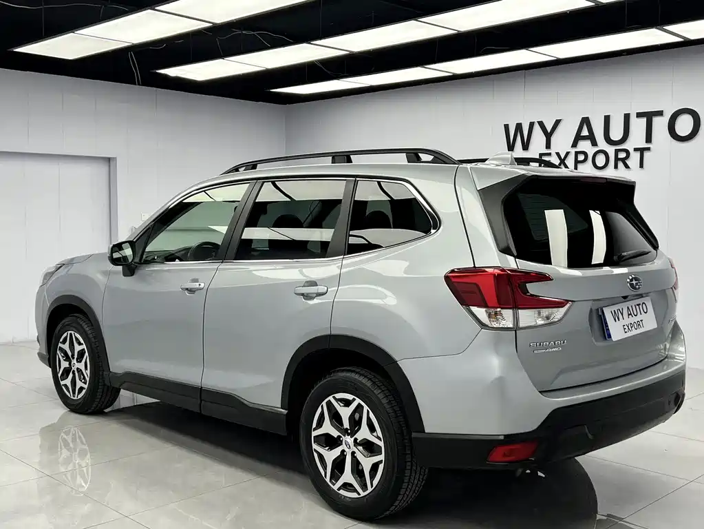 Subaru Forester — фото 6