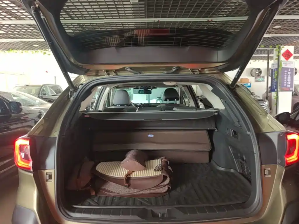 Subaru Outback — фото 19