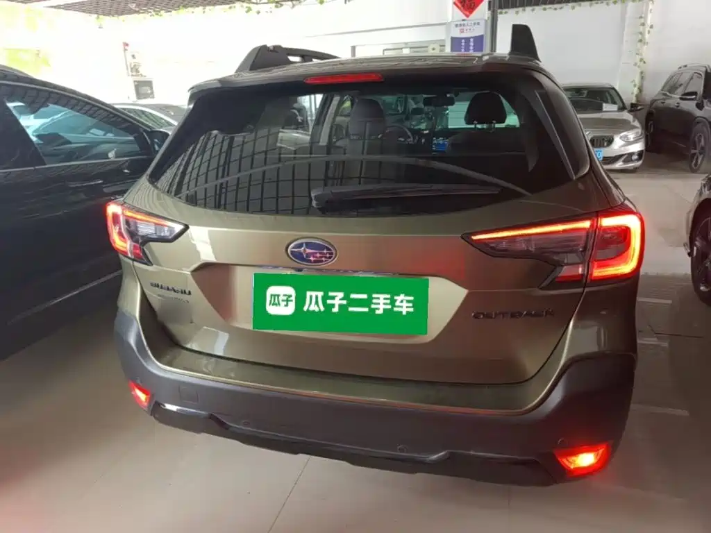 Subaru Outback — фото 6