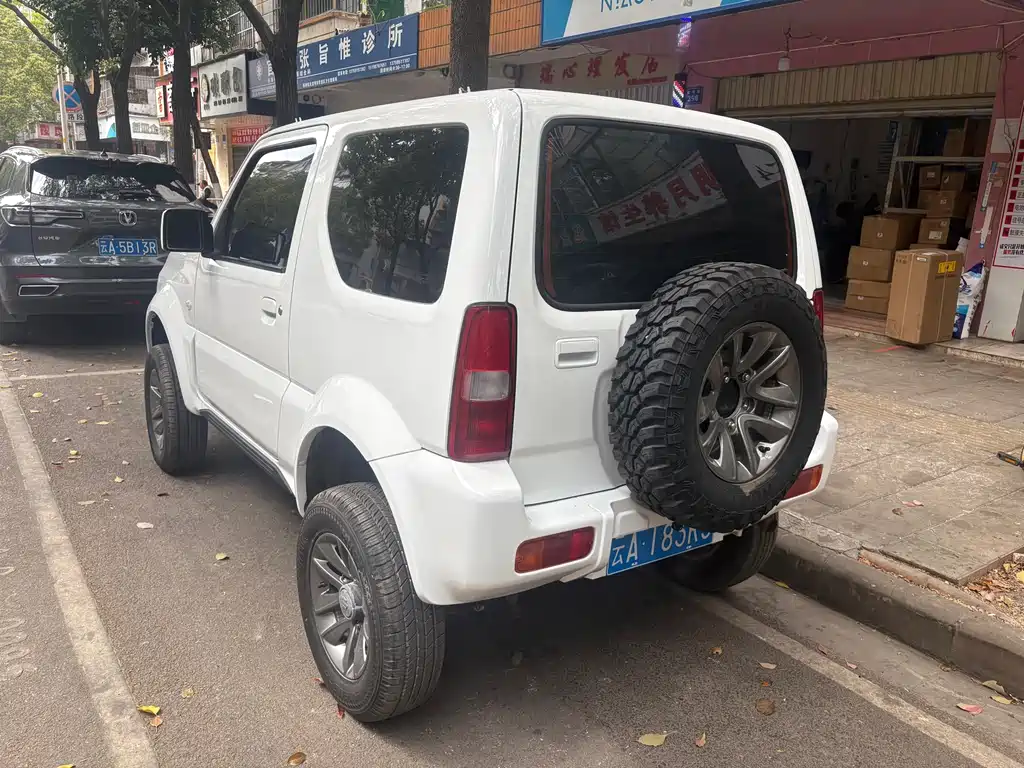 Suzuki Jimny — фото 3