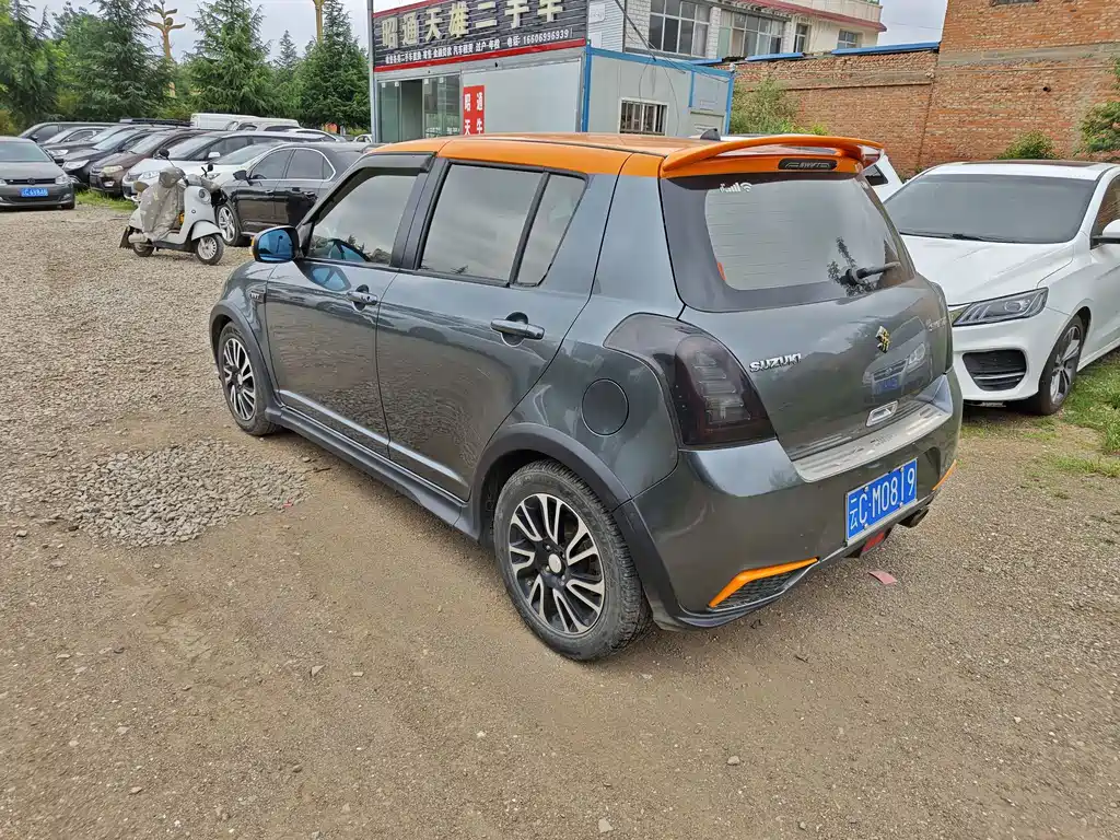 Suzuki Swift — фото 3