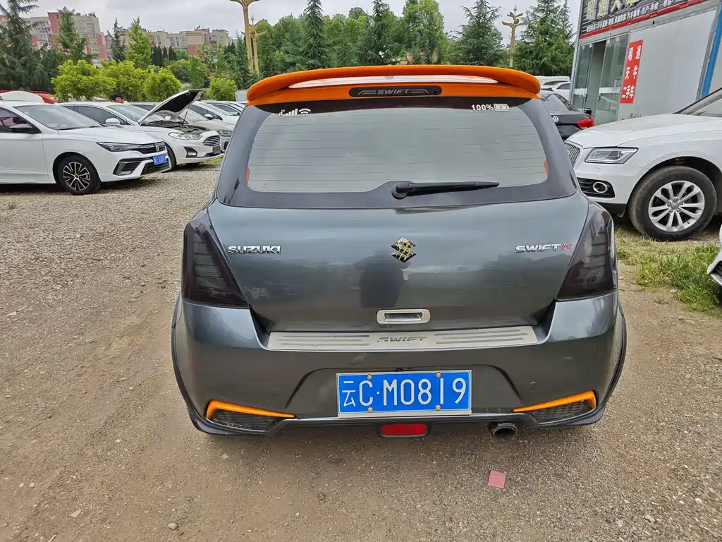 Suzuki Swift — фото 4