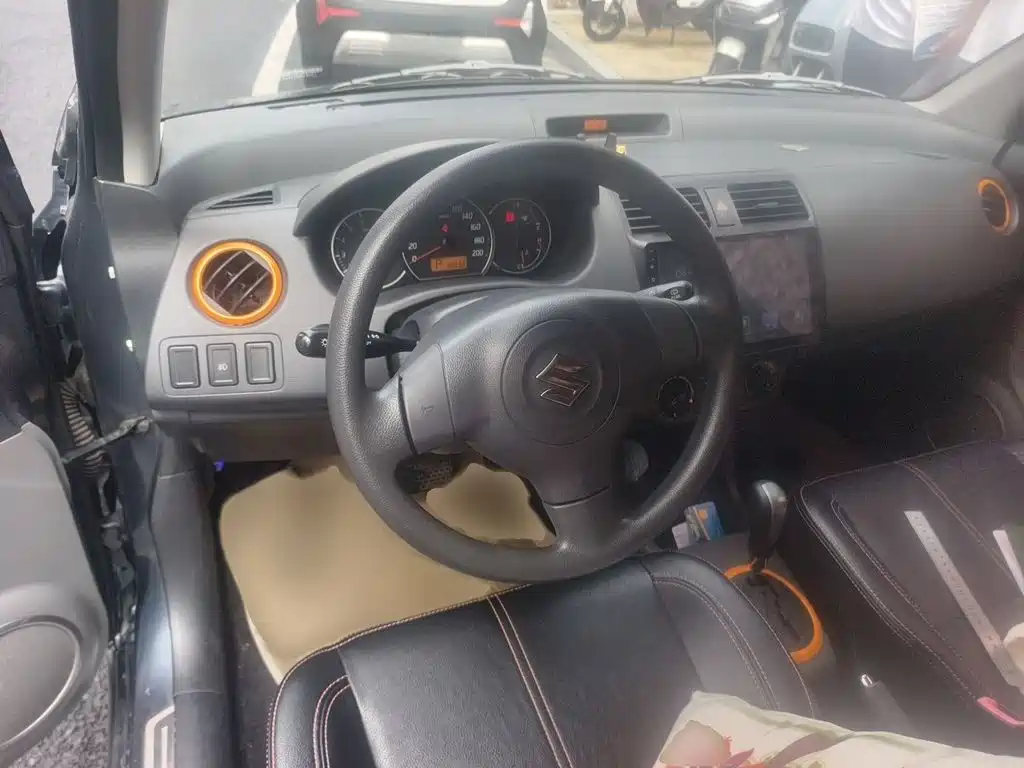 Suzuki Swift — фото 3
