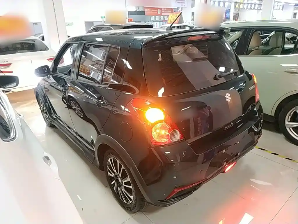 Suzuki Swift — фото 5