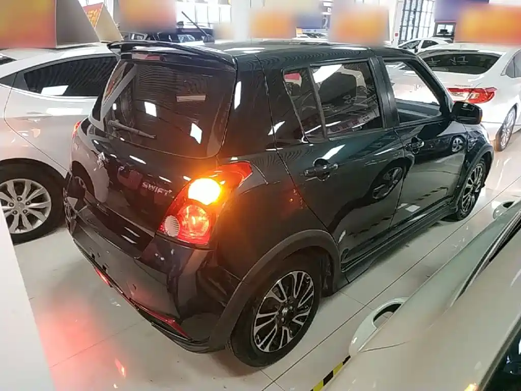 Suzuki Swift — фото 7