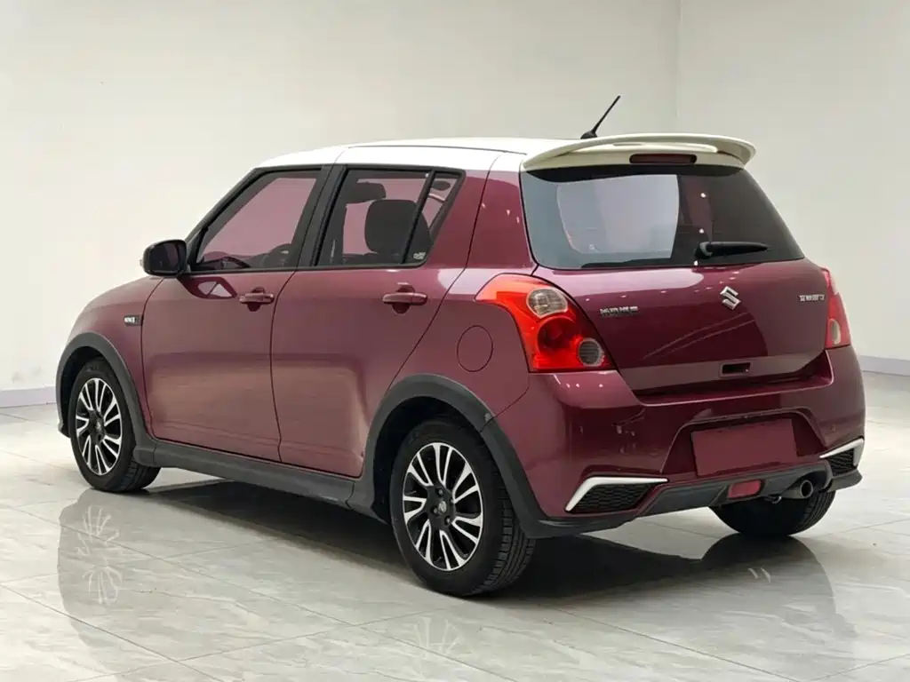 Suzuki Swift — фото 5