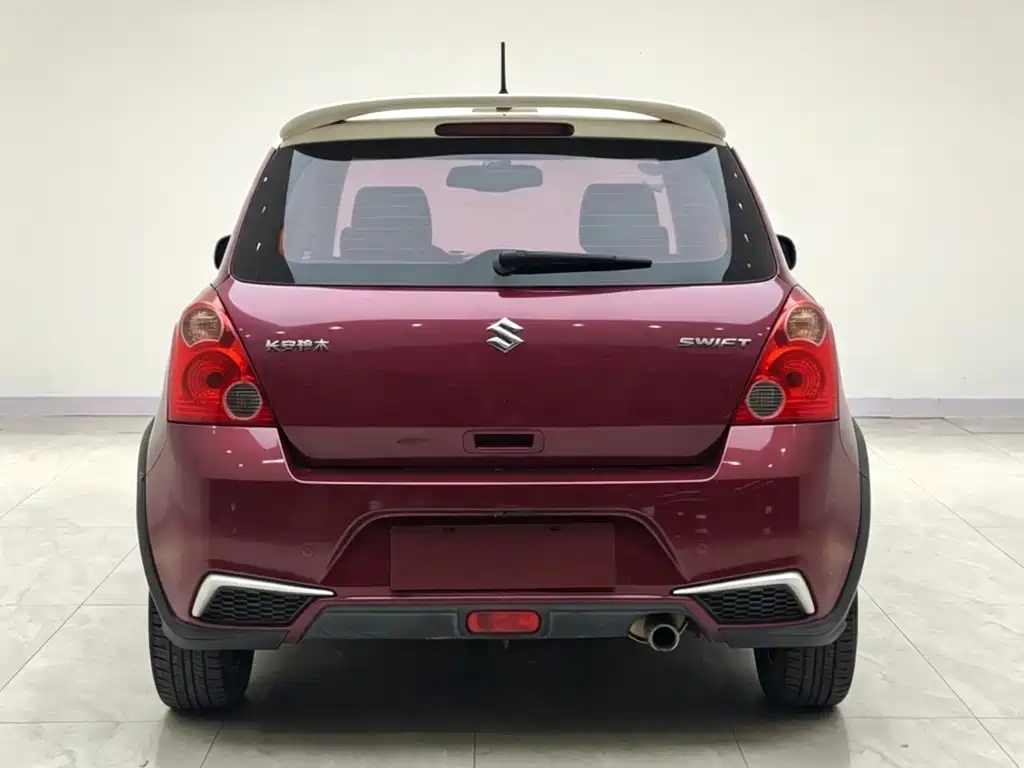 Suzuki Swift — фото 6